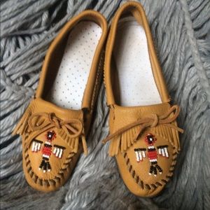 Vintage Minnetonka sz10 “me to we wok”